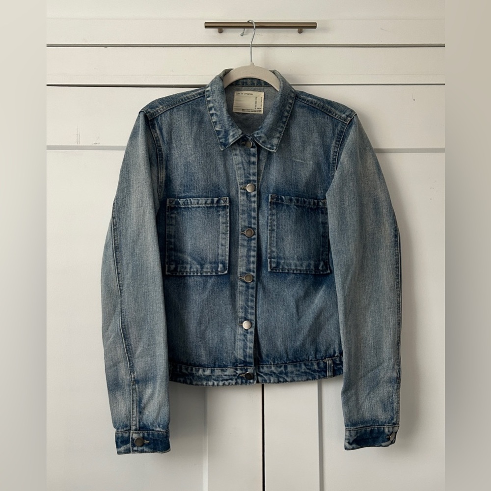 Vintage Light Wash Denim Jacket 🔷